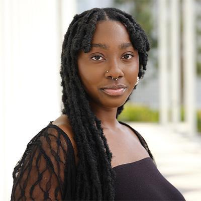 woman in an angle posing for headshot